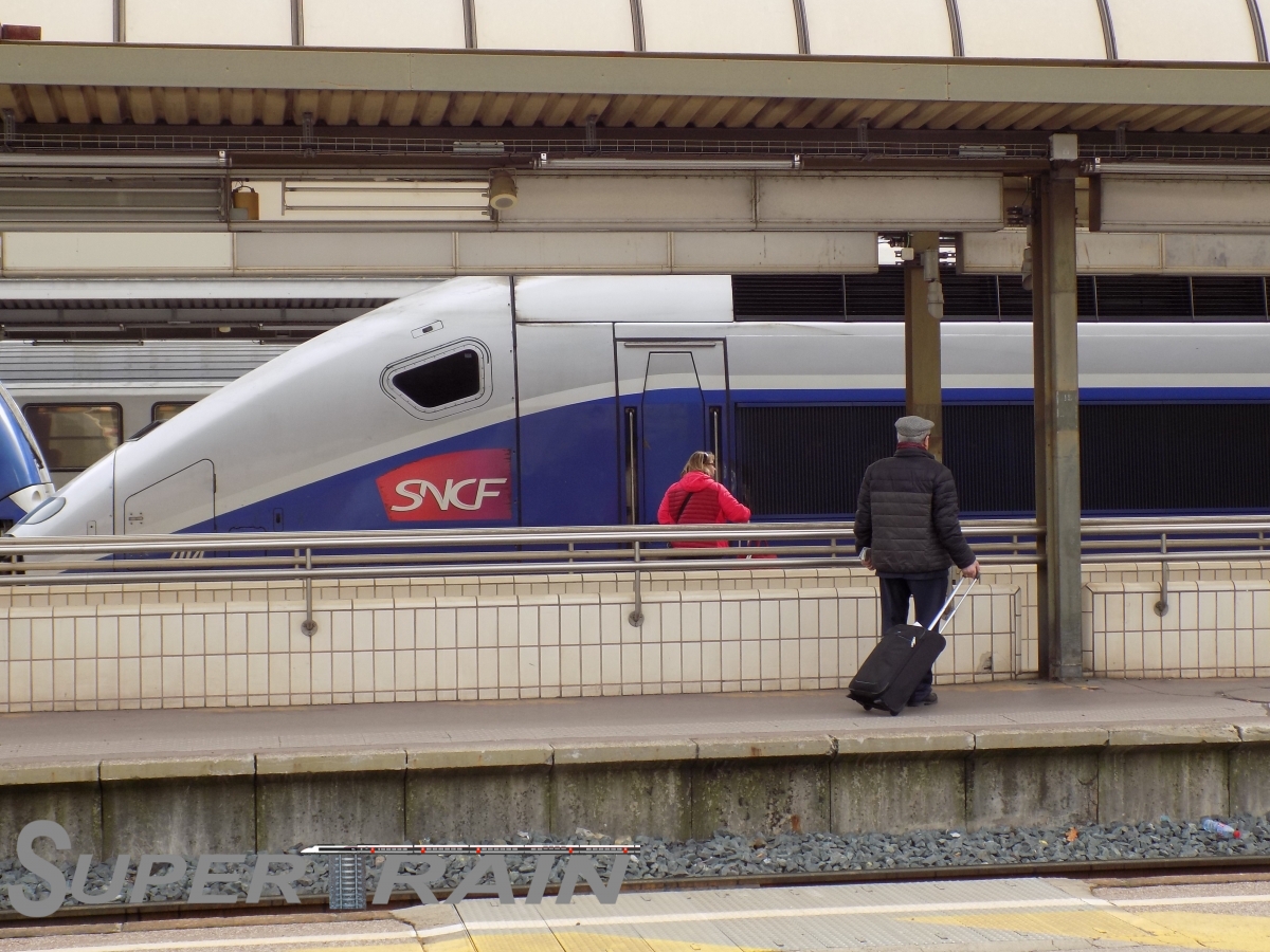 704 (TGV DUPLEX DASYE)